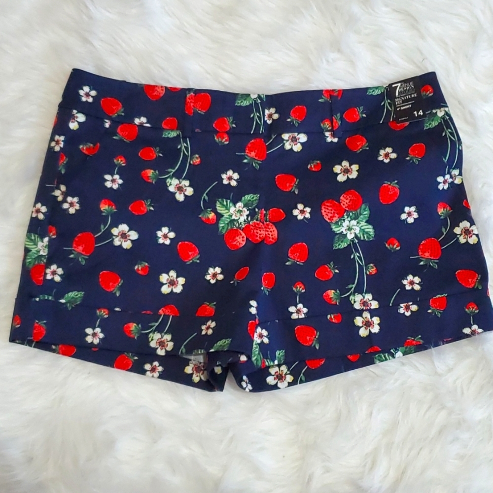 🍓 NWT - New York & Co strawberry and floral print cuffed shorts